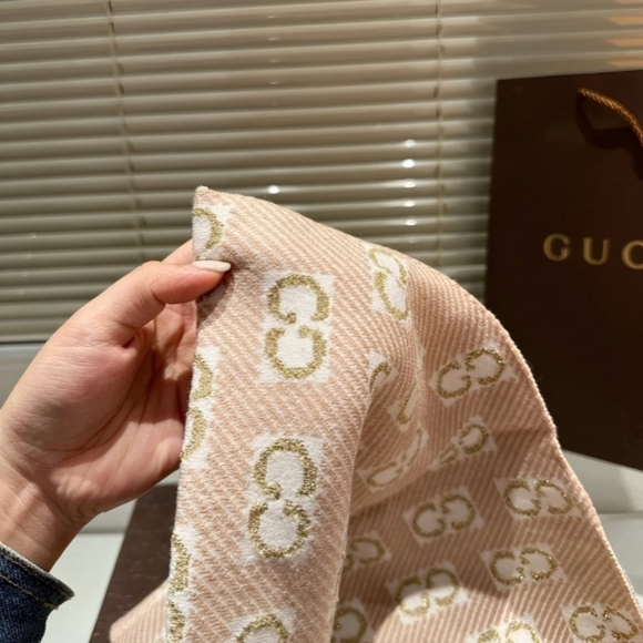 <AUTHENTIC>Gucci Scarf